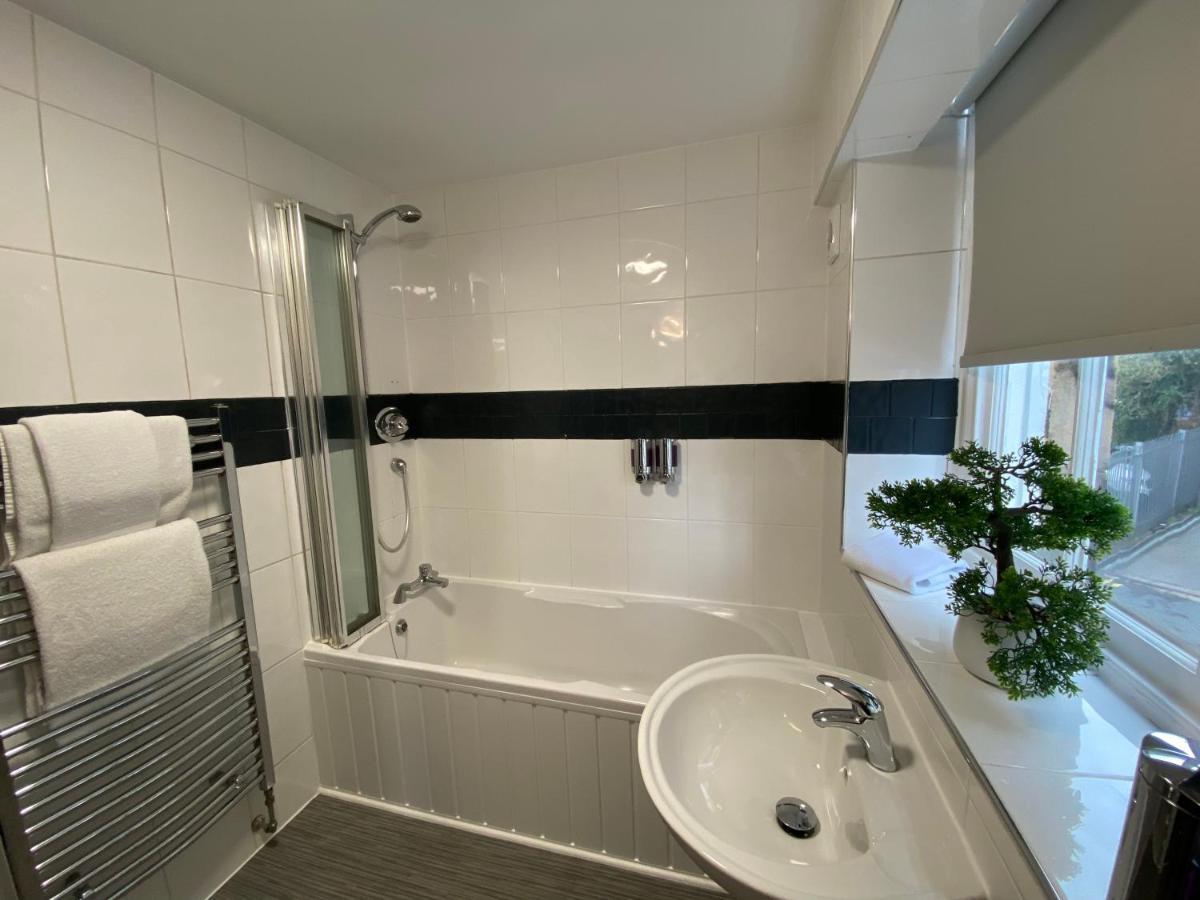 Crows Hotel Lancaster Bagian luar foto