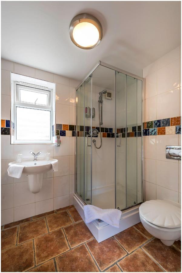 Crows Hotel Lancaster Bagian luar foto